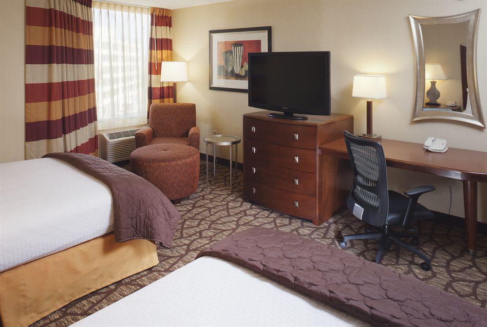 Doubletree By Hilton Johnson City Exterior photo