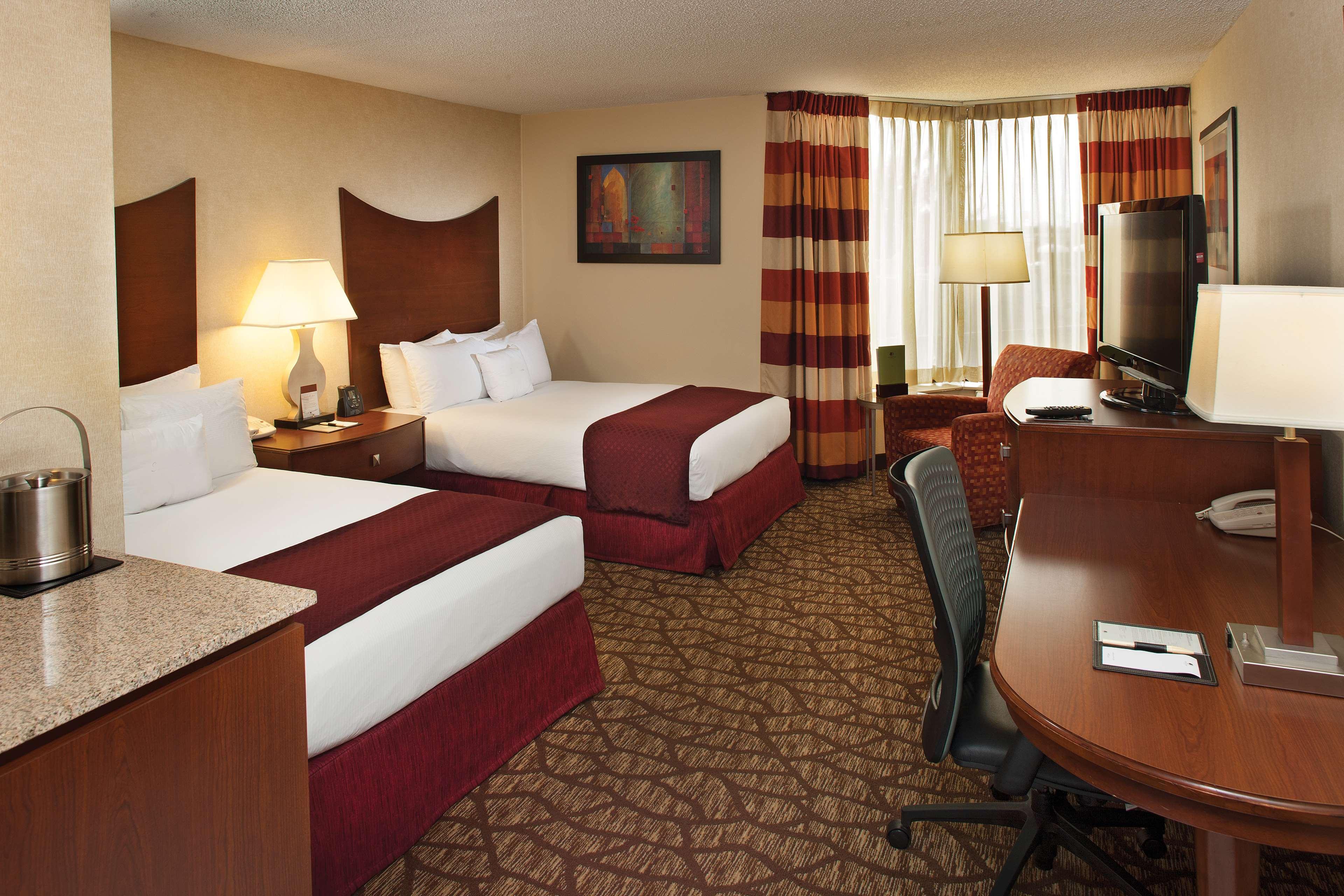Doubletree By Hilton Johnson City Exterior photo