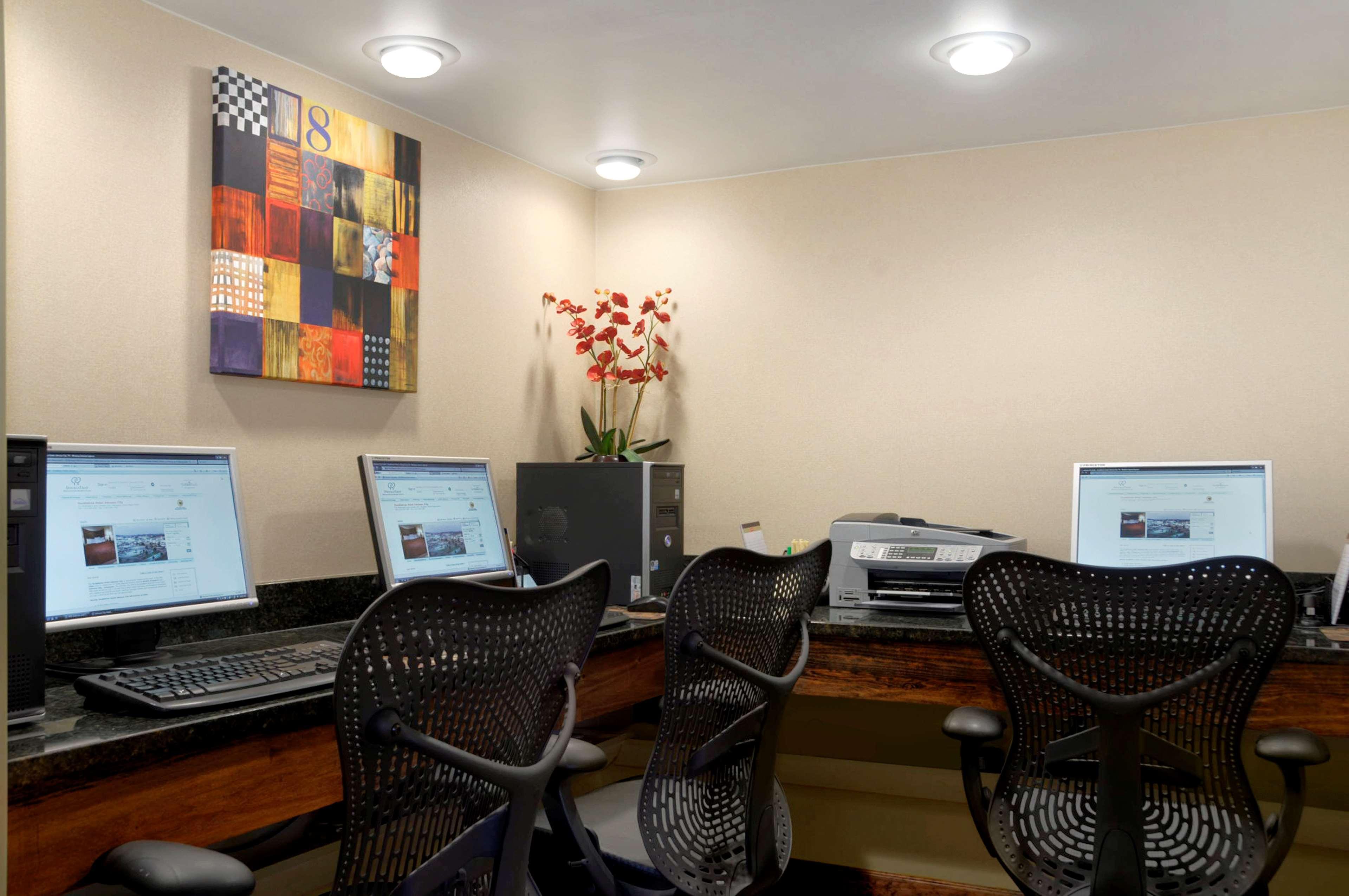 Doubletree By Hilton Johnson City Facilities photo