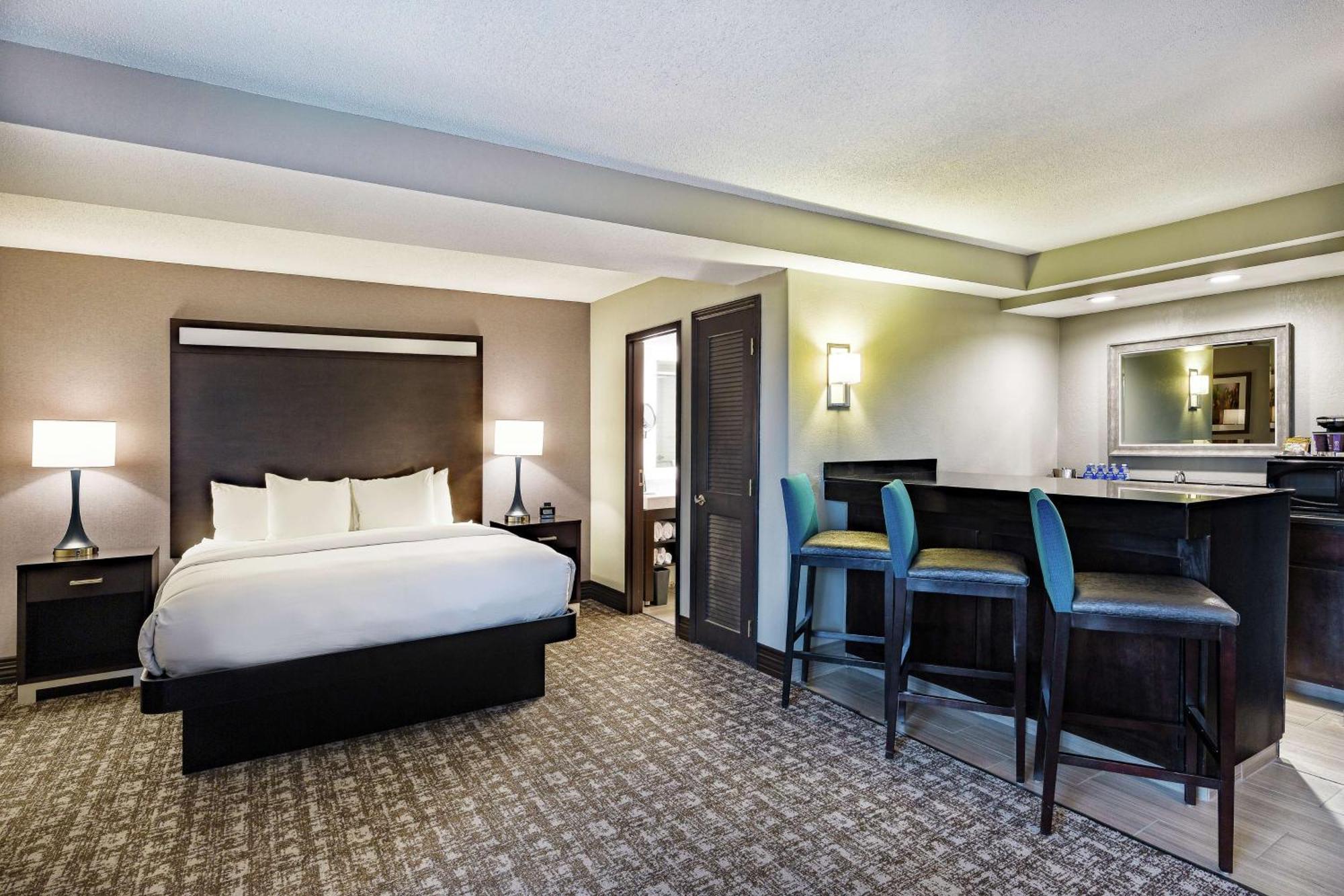 Doubletree By Hilton Johnson City Exterior photo