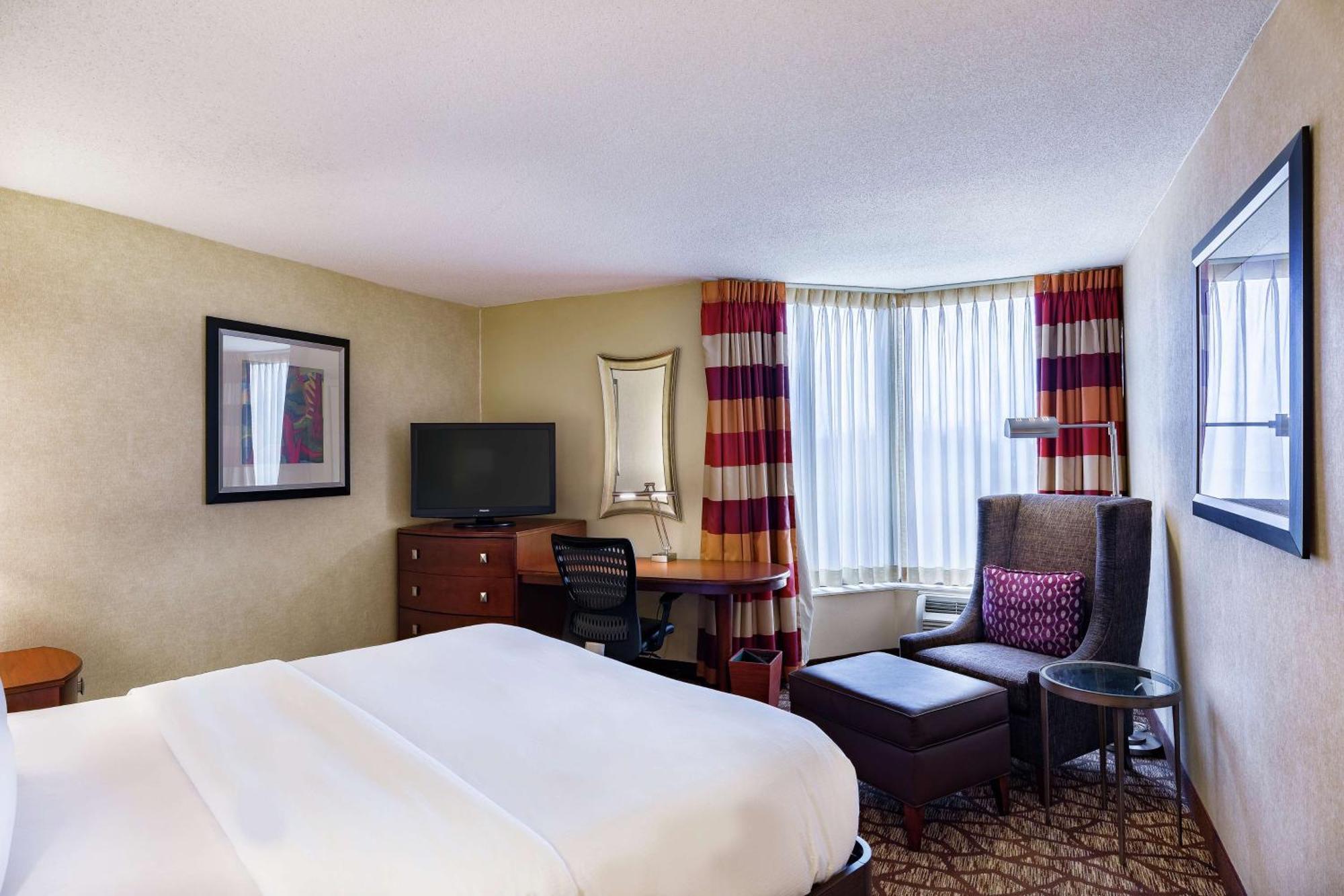 Doubletree By Hilton Johnson City Exterior photo
