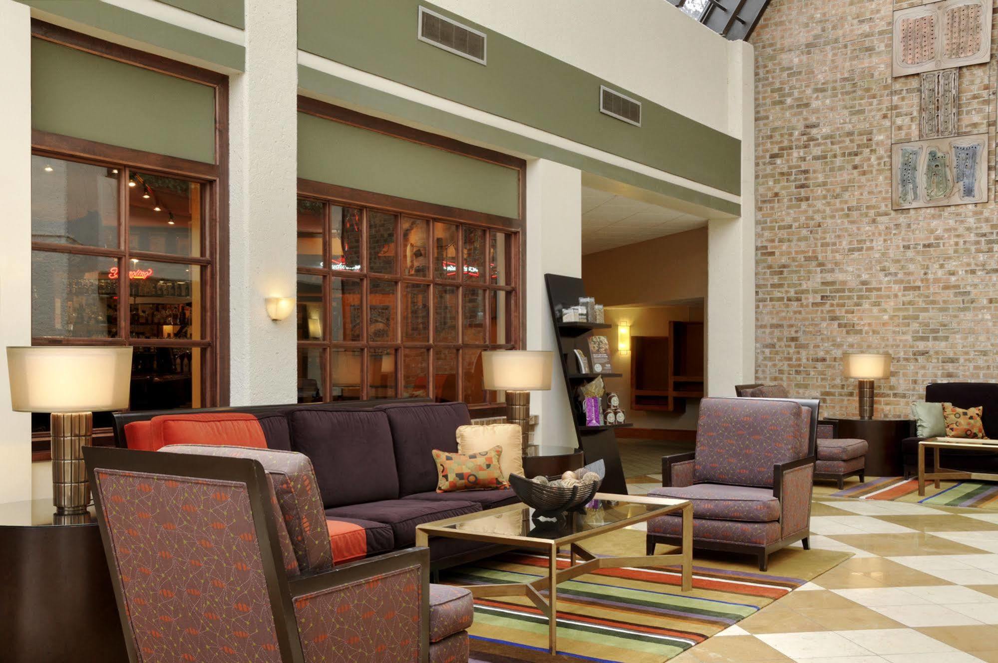 Doubletree By Hilton Johnson City Exterior photo